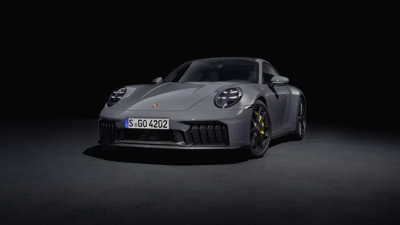 Porsche 911 ECCO l'IBRIDA! Come &egrave; fatta la nuova  Carrera GTS e come cambia la base