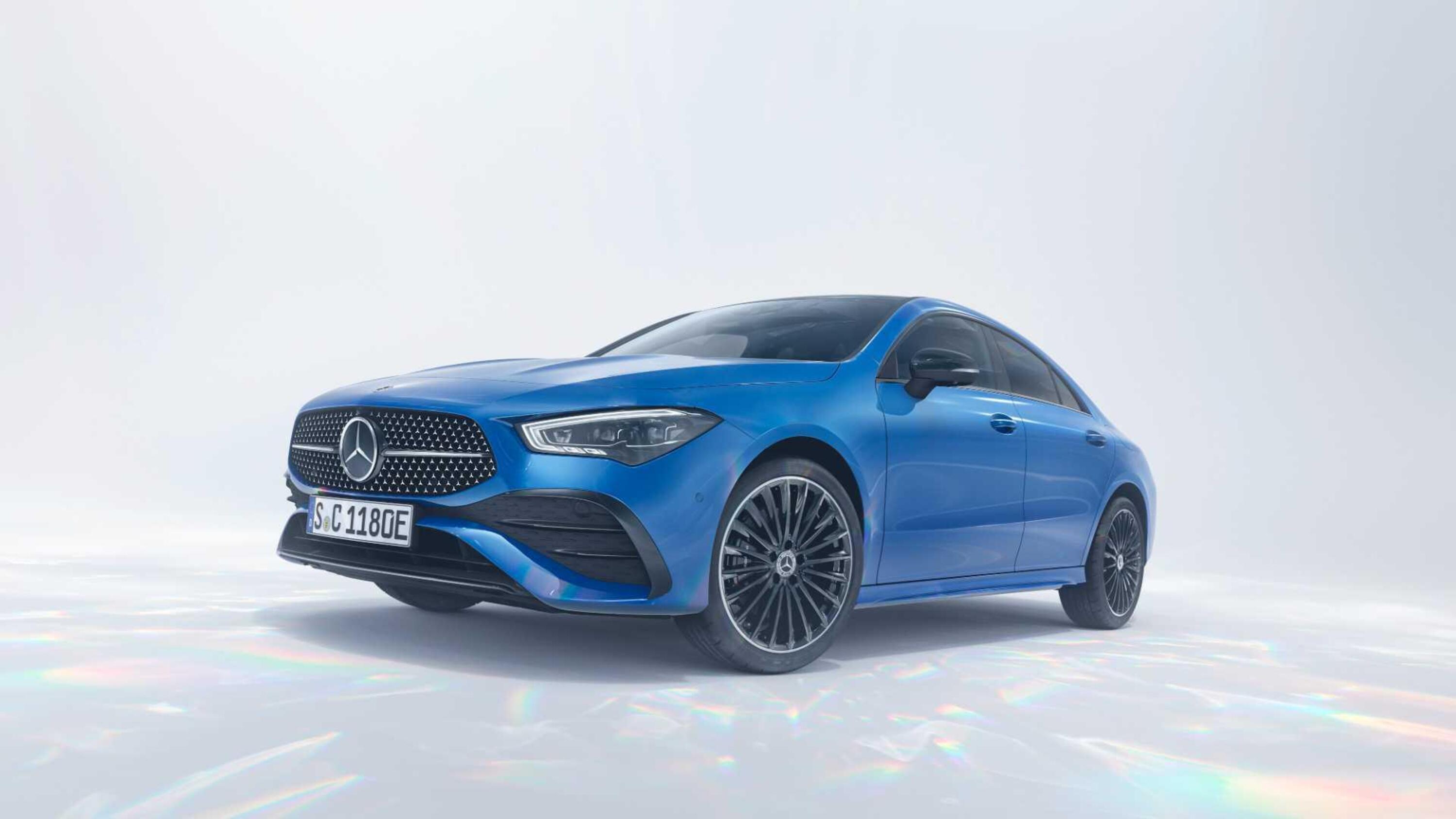 Mercedes-Benz CLA 220 d AMG Line Premium auto nuove, listino prezzi ...