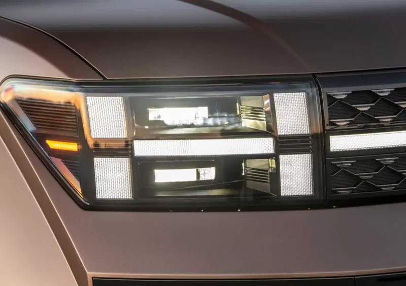 Hyundai Santa Fe (2024-->>) (16)