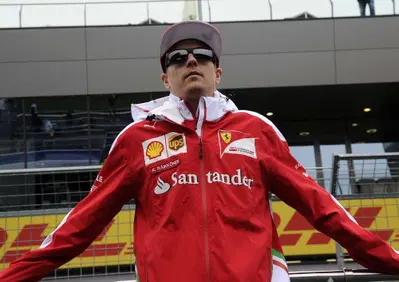 Kimi Raikkonen rinnova con Ferrari: in rosso fino al 2017