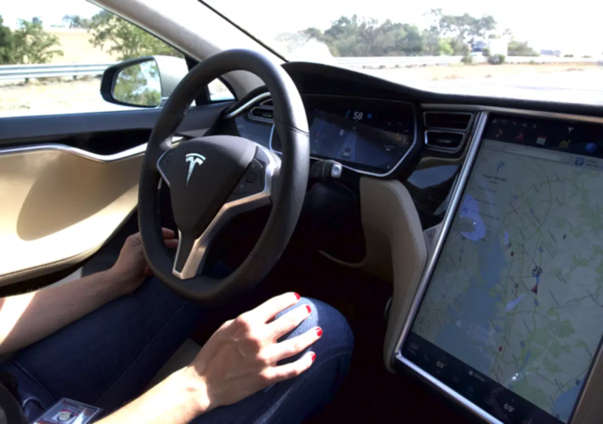 Tesla: non &egrave; l'Autopilot la causa dell'incidente mortale