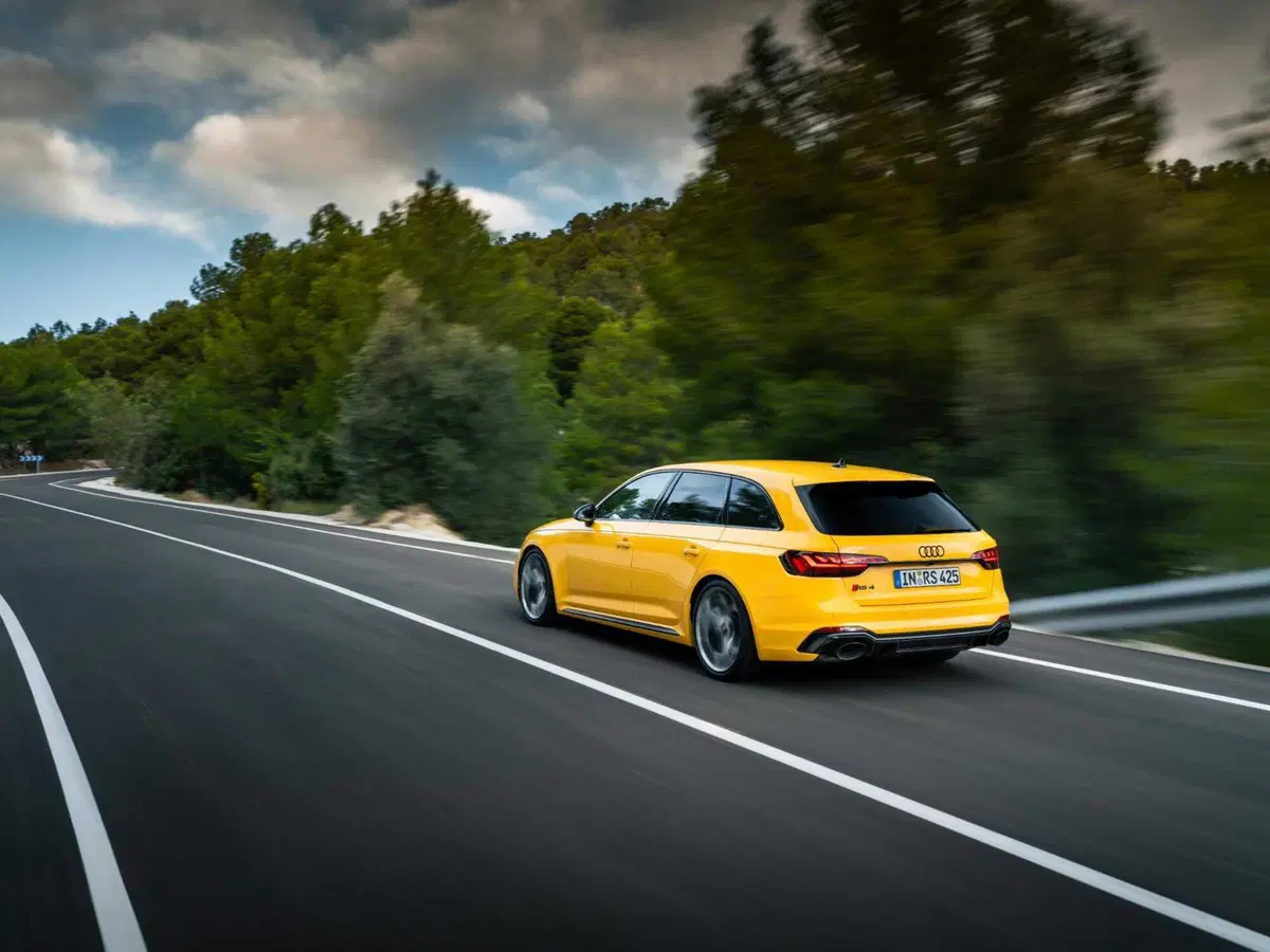 Audi RS4 Avant: l'edizione speciale limitata per i 25 anni ha un prezzo tosto (7)