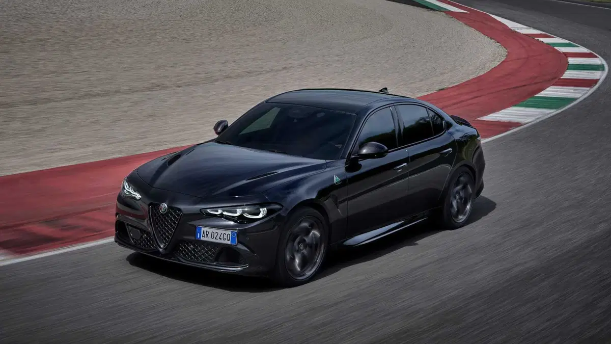Alfa Romeo Giulia 2.9 V6 Quadrifoglio Super Sport 520cv auto (5)