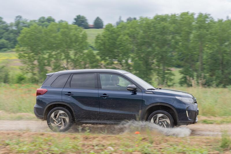 Suzuki Vitara 2024: com&#039;&egrave; fatta e come va, le prestazioni e i dati tecnici