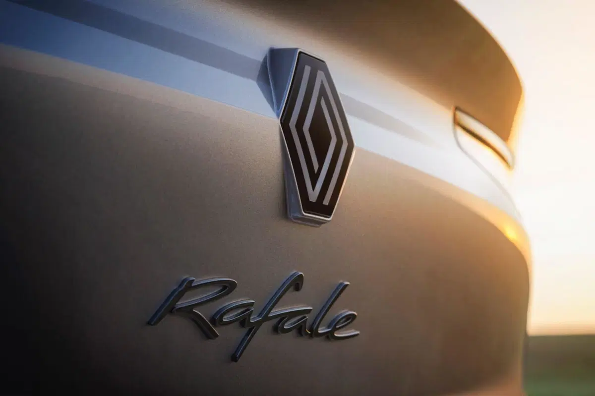 Renault Rafale: motorizzazioni, allestimenti, optional e prezzi. Guida all’acquisto (28)