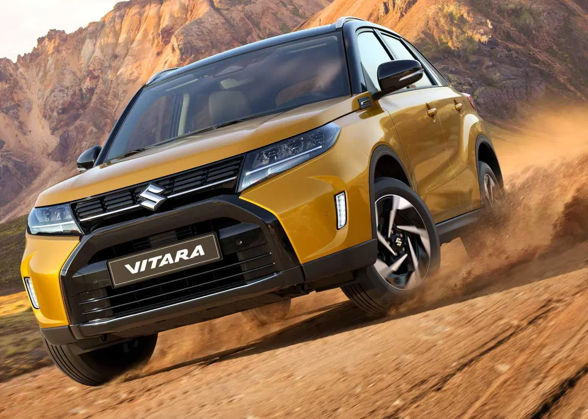 Suzuki Vitara 2024: com'è fatta e come va, le prestazioni e i dati tecnici