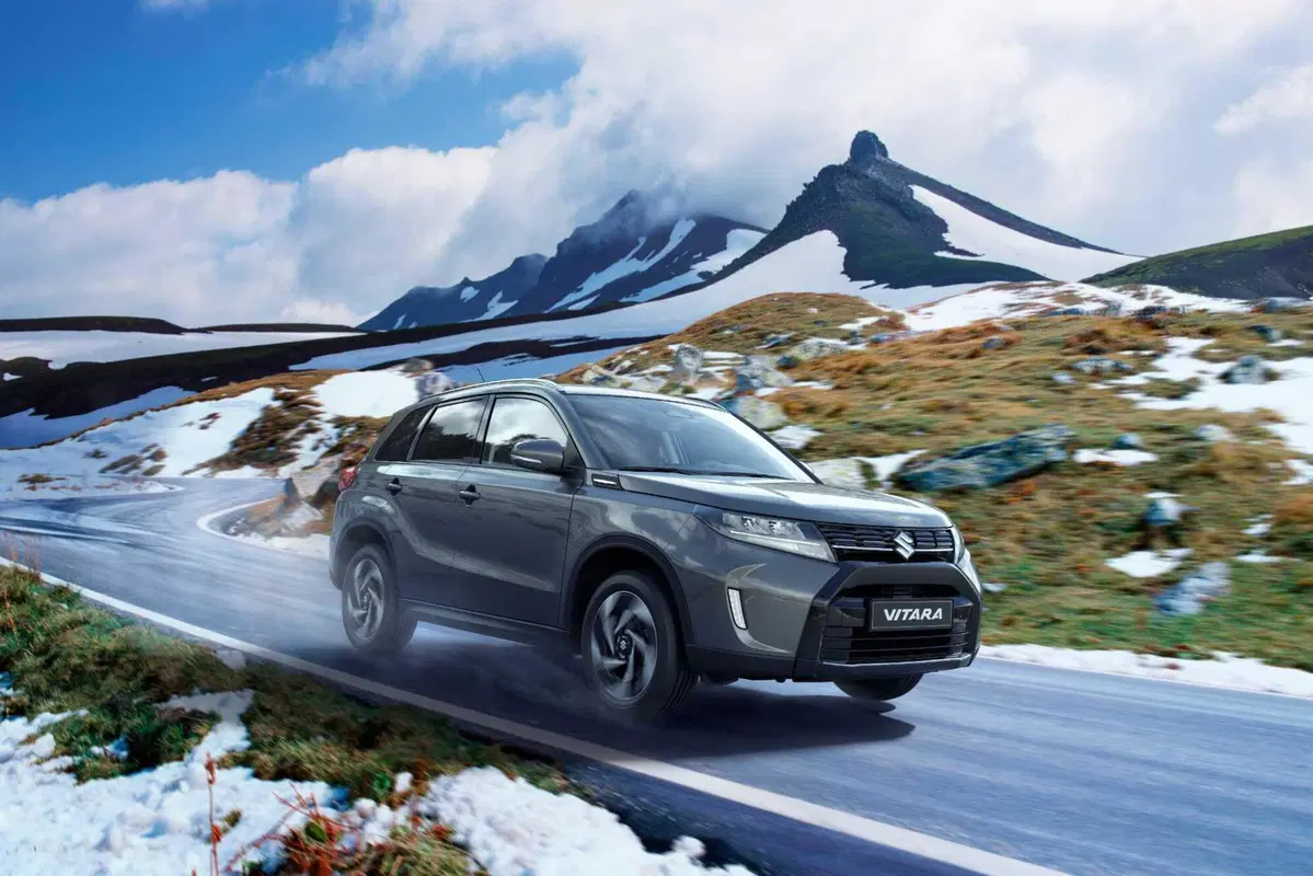 Suzuki Vitara 2024: com'è fatta e come va, le prestazioni e i dati tecnici (9)