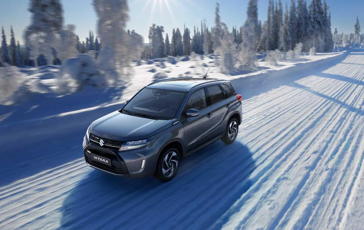 Suzuki Vitara 2024: com'è fatta e come va, le prestazioni e i dati tecnici (10)