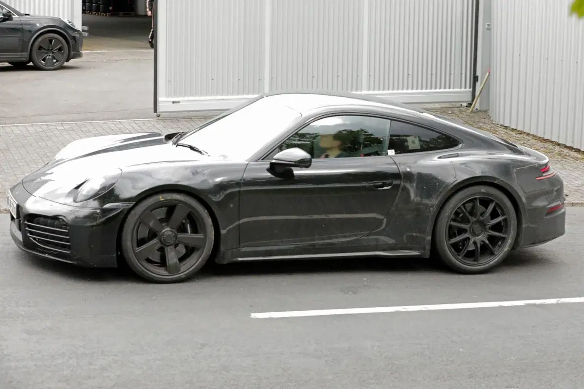 Porsche 911 Turbo: le foto spia svelano la nuova Touring  (5)