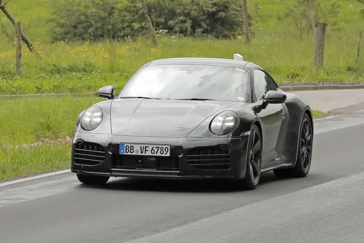 Porsche 911 Turbo: le foto spia svelano la nuova Touring  (6)