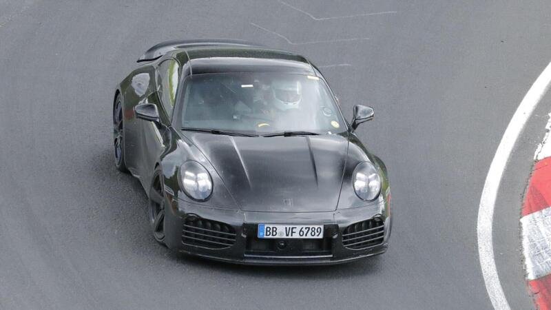 Porsche 911 Turbo: le foto spia svelano la nuova Touring 