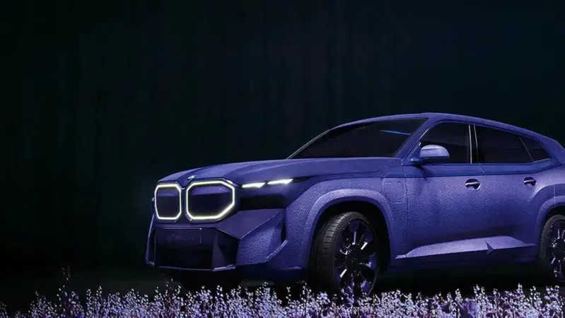 Non sar&agrave; un po' eccessiva la BMW XM Mystique Allure di Naomi Campbell? 