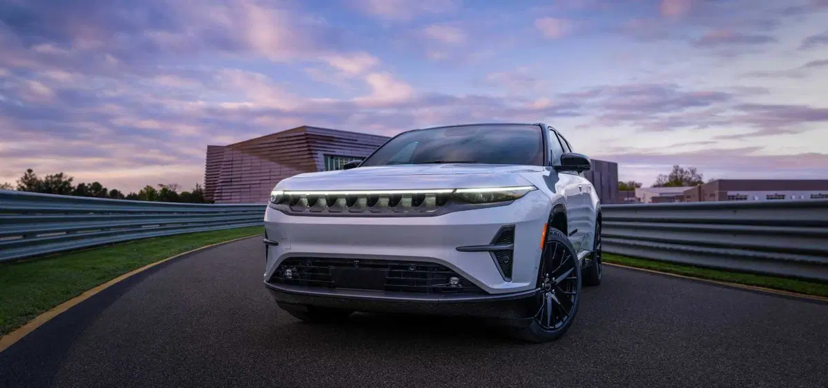 Jeep Wagoneer S: questa è una TOP JEEP elettrica che sfida Tesla (8)