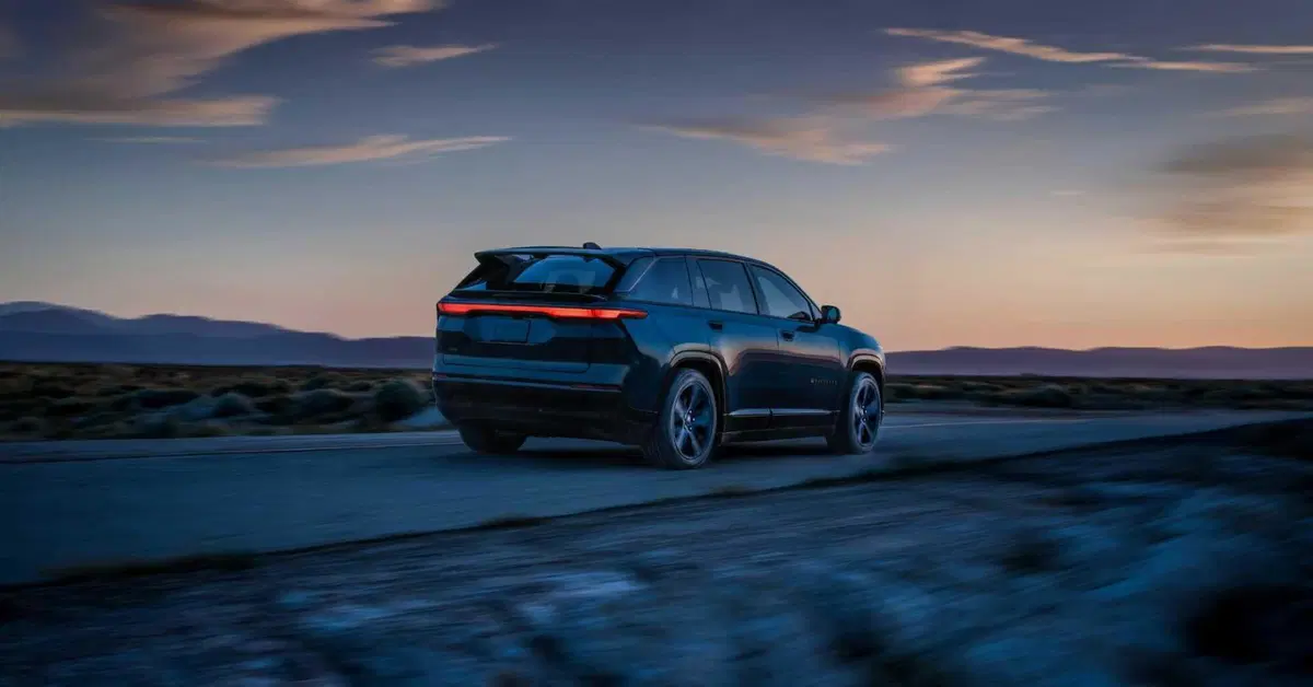 Jeep Wagoneer S: questa è una TOP JEEP elettrica che sfida Tesla (19)