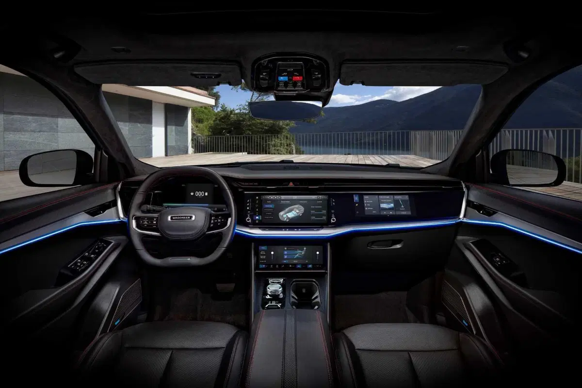 Jeep Wagoneer S: questa è una TOP JEEP elettrica che sfida Tesla (21)