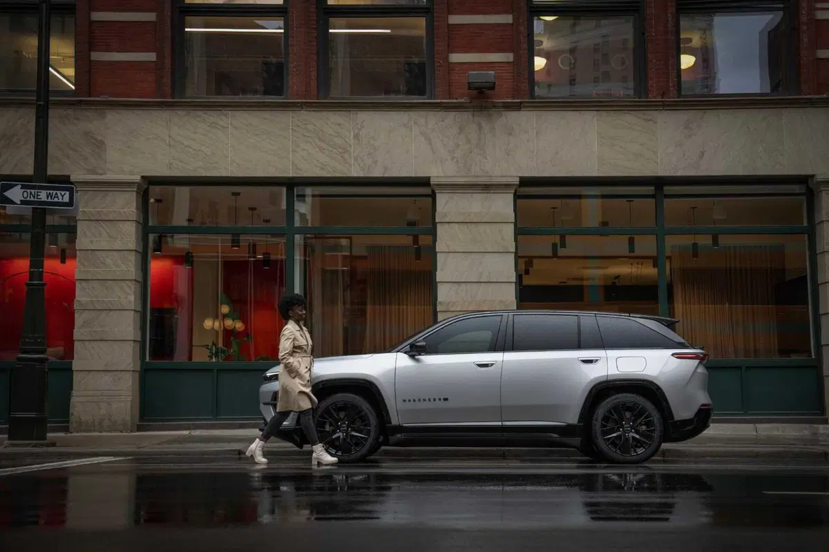 Jeep Wagoneer S: questa è una TOP JEEP elettrica che sfida Tesla (34)