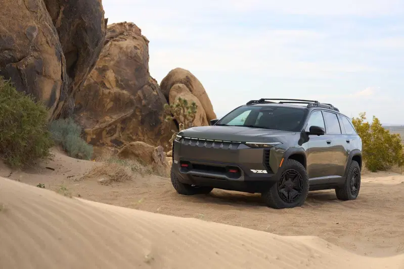 Jeep Wagoneer S: arriva anche la Trailhawk, con il volante speciale per l'off road 