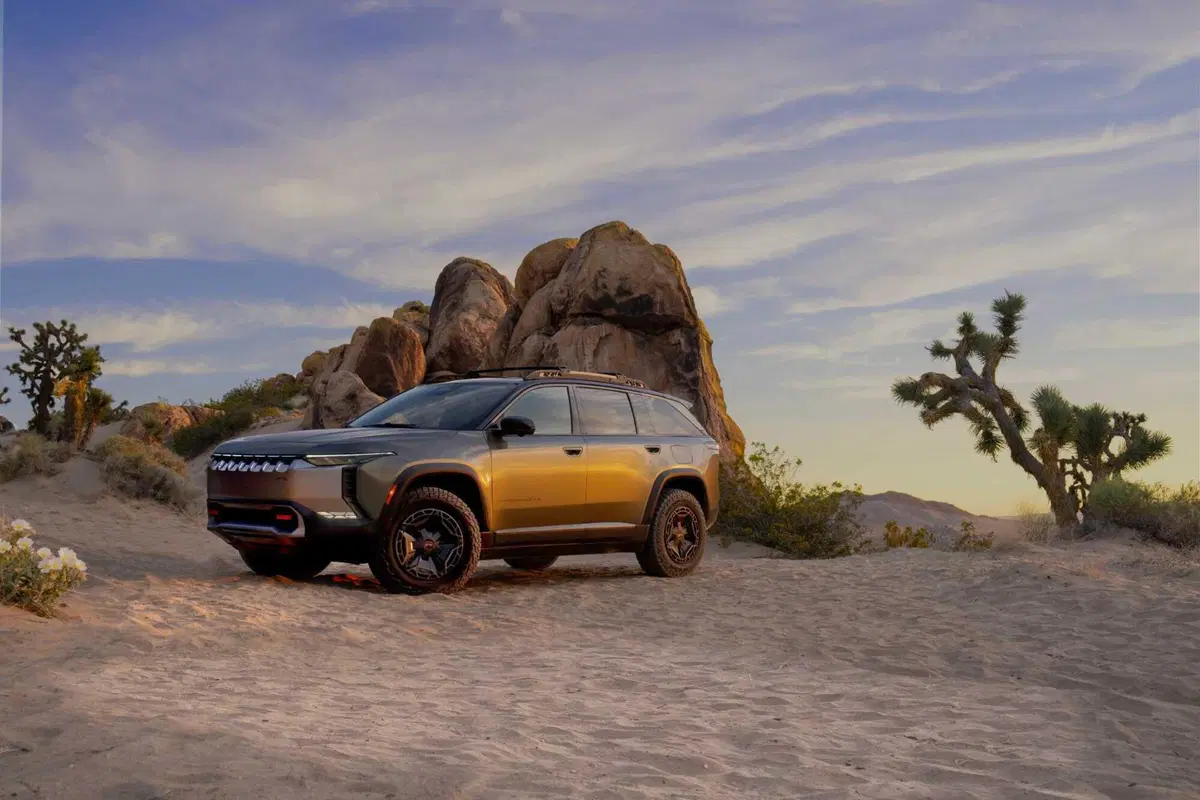 Jeep Wagoneer S: arriva anche la Trailhawk, con il volante speciale per l'off road  (4)