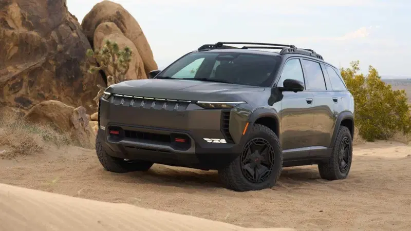 Jeep Wagoneer S: arriva anche la Trailhawk, con il volante speciale per l'off road 