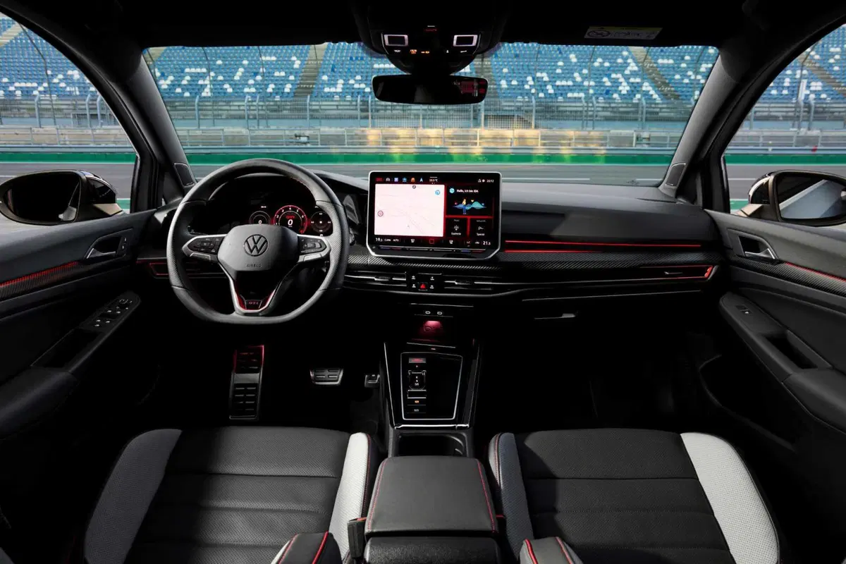 Volkswagen Golf GTI Clubsport 2024 da 300 CV: scordatevela, NON si può comprare (9)
