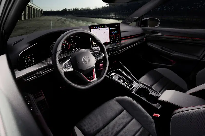 Volkswagen Golf GTI Clubsport 2024: gli interni