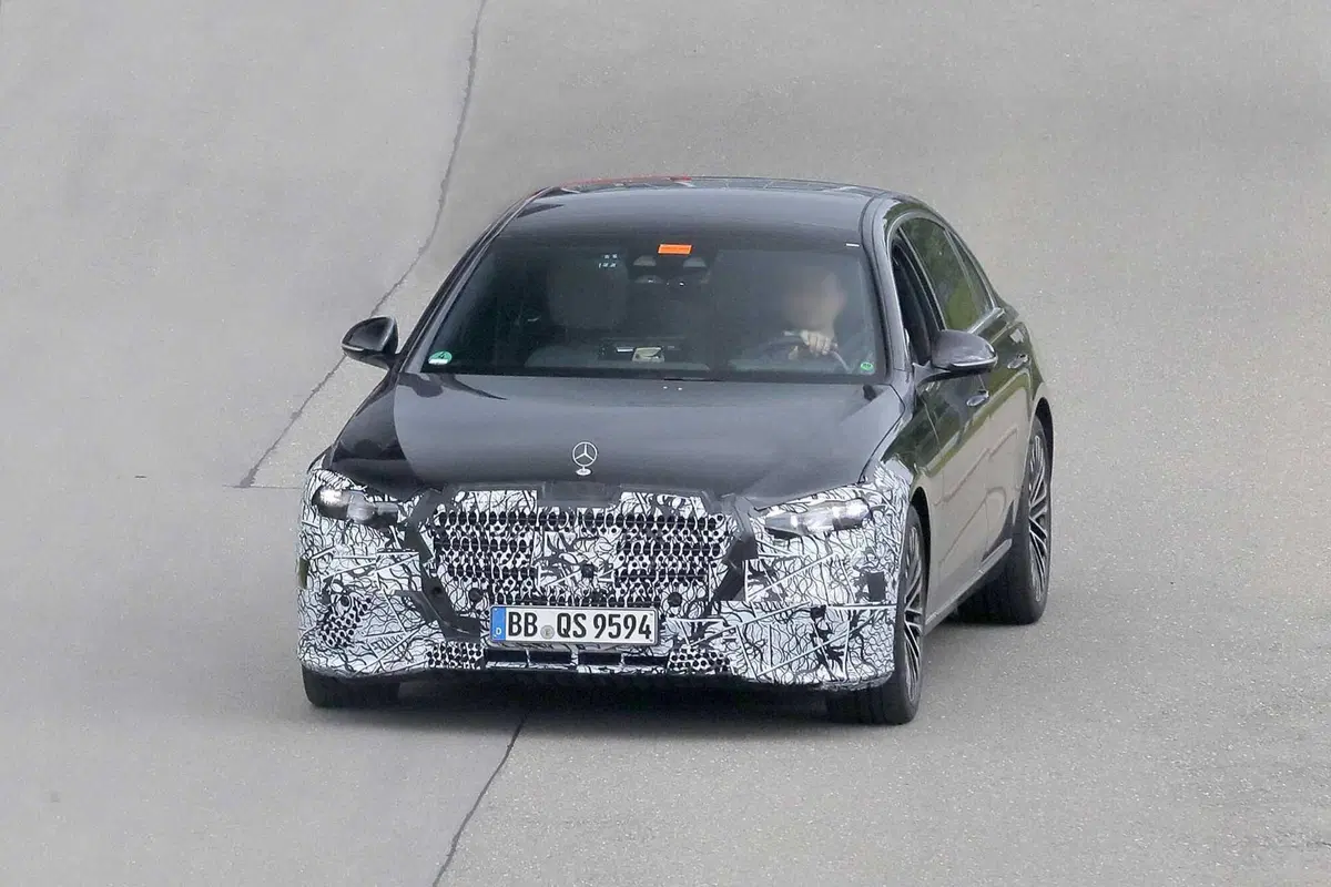 Mercedes Classe S: le foto spia del nuovo facelift della berlina di lusso (2)