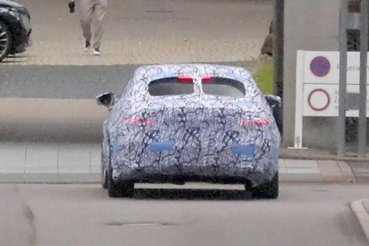 Mercedes Classe S: le foto spia del nuovo facelift della berlina di lusso (7)