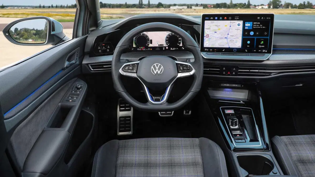 Volkswagen Golf 1.5 tsi ehybrid GTE 272cv dsg (6)