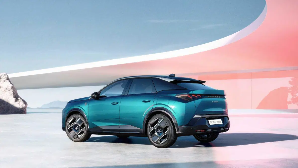 Peugeot 3008 1.2 hybrid GT 145cv e-dcs6 (5)