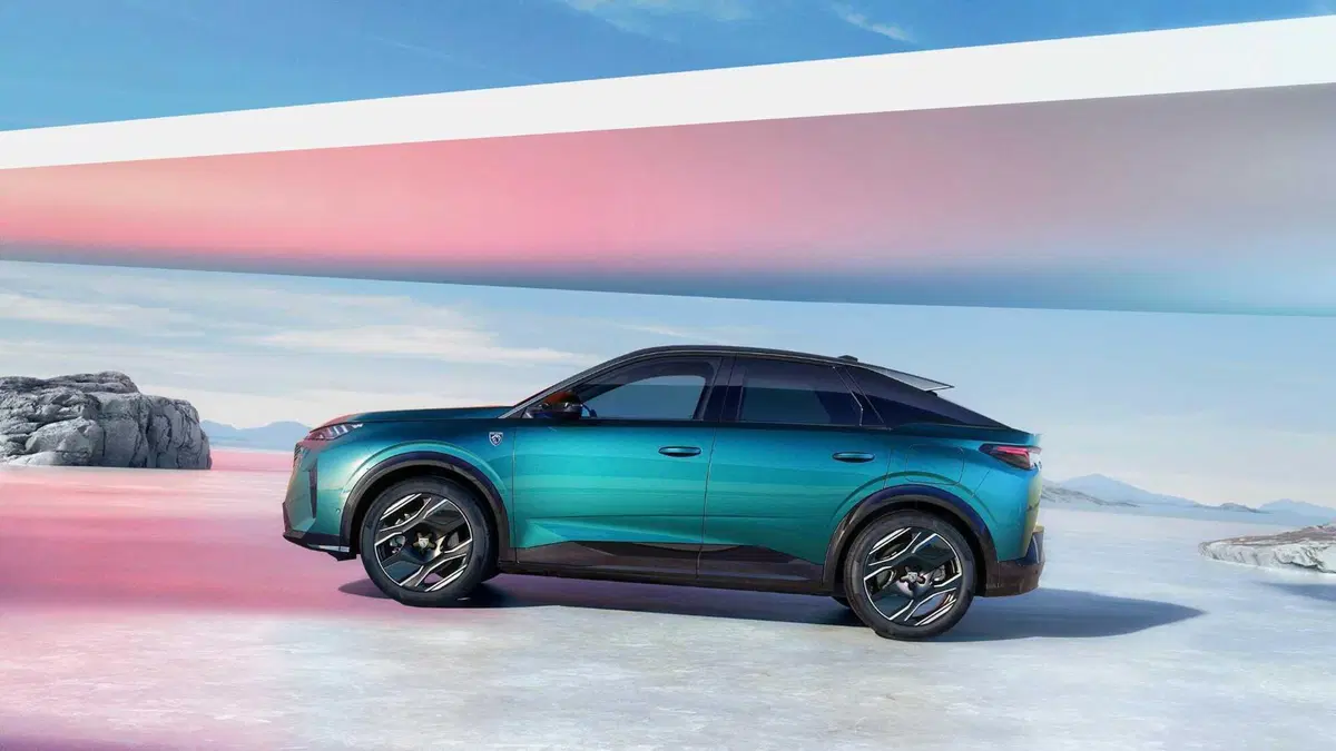 Peugeot 3008 1.2 hybrid GT 145cv e-dcs6 (6)
