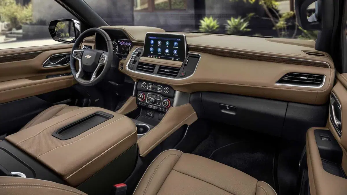 Chevrolet Suburban (2021-->>) (6)