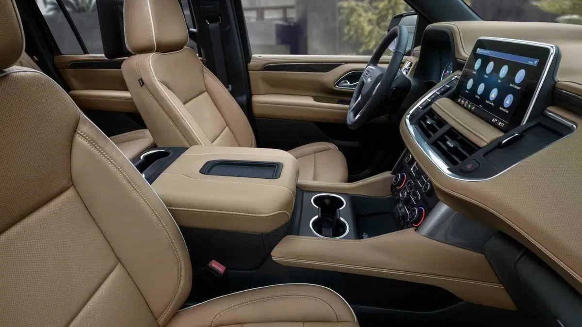 Chevrolet Suburban (2021-->>) (7)