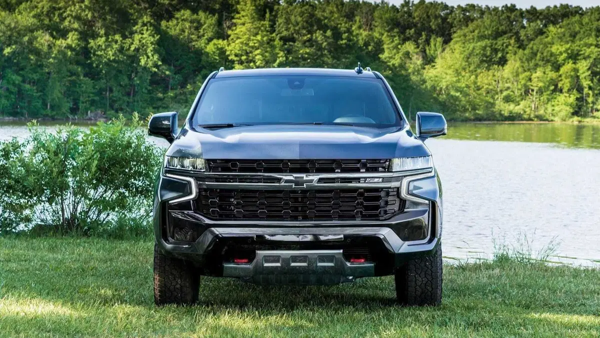 Chevrolet Suburban (2021-->>) (3)