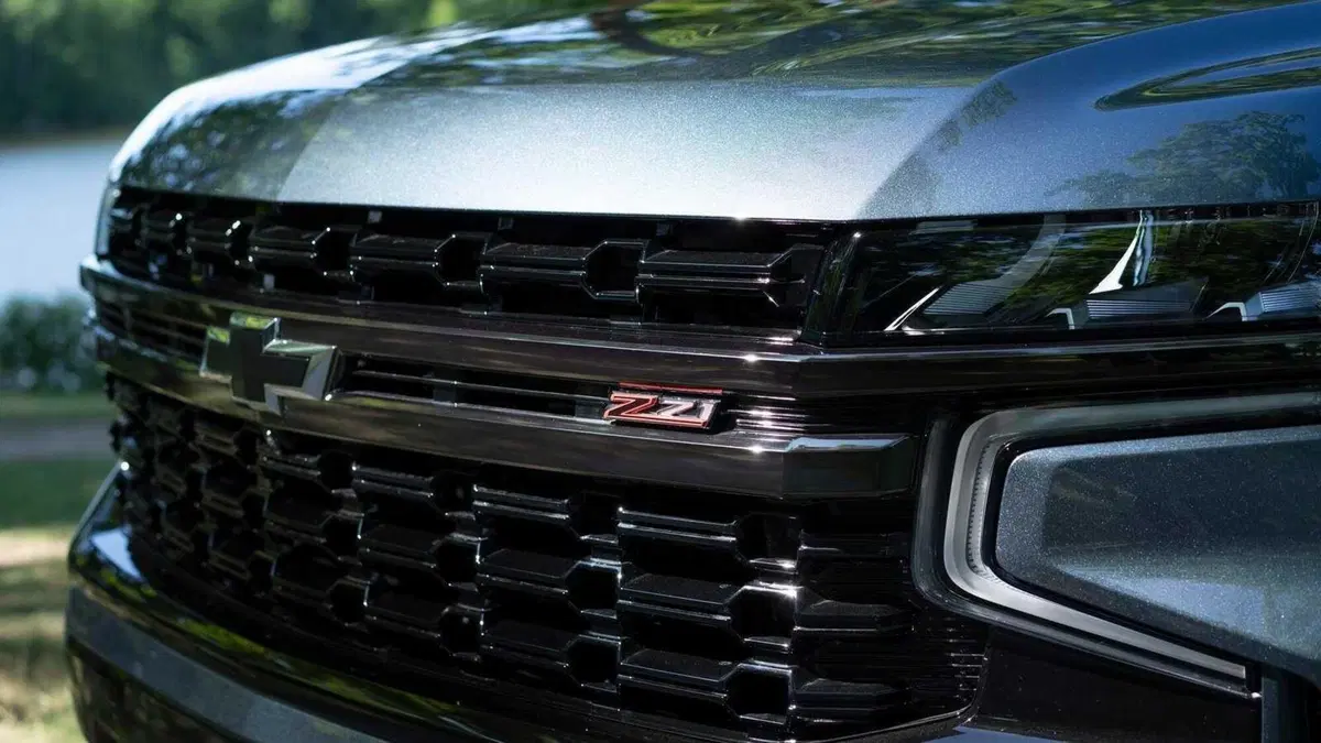 Chevrolet Suburban (2021-->>) (10)