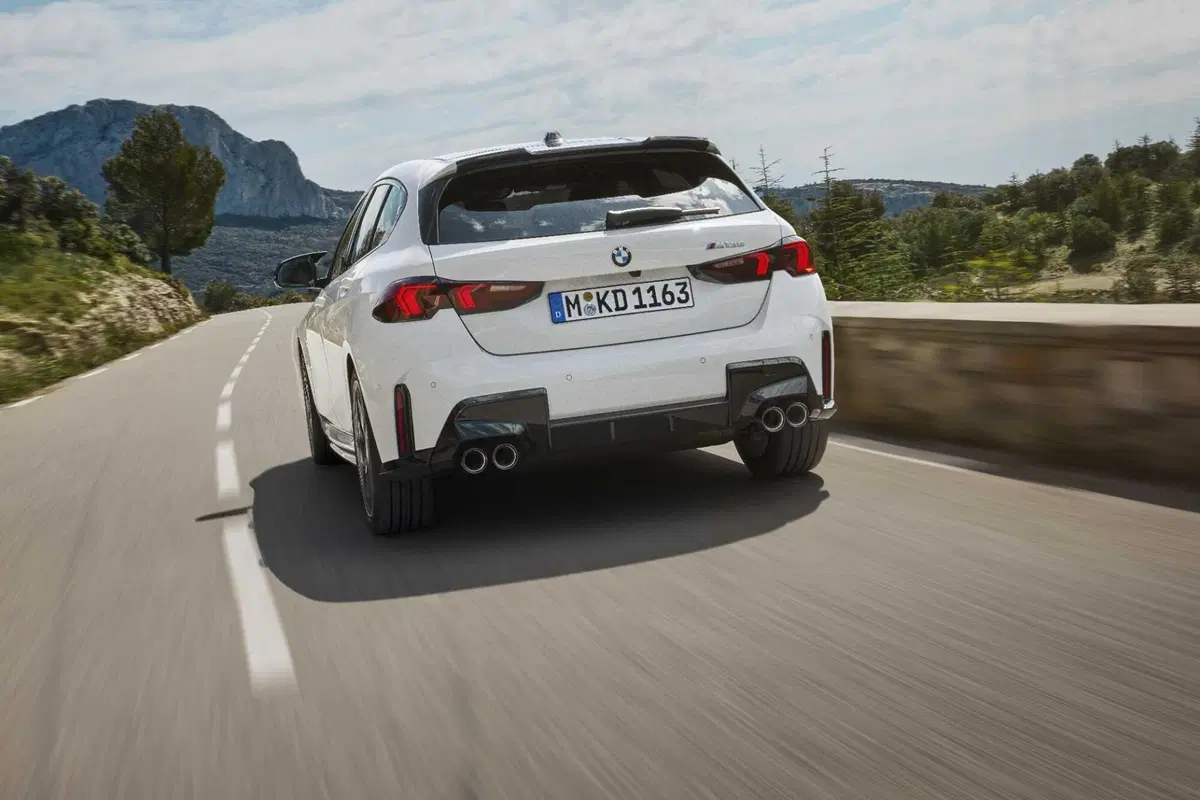 BMW Serie 1: cambio terza-quarta generazione, somiglia alla X2 (2)
