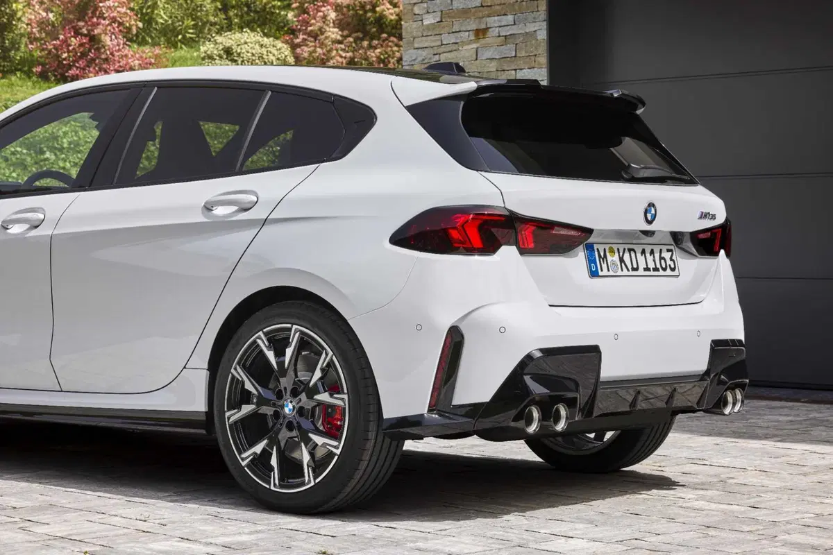 BMW Serie 1: cambio terza-quarta generazione, somiglia alla X2 (4)