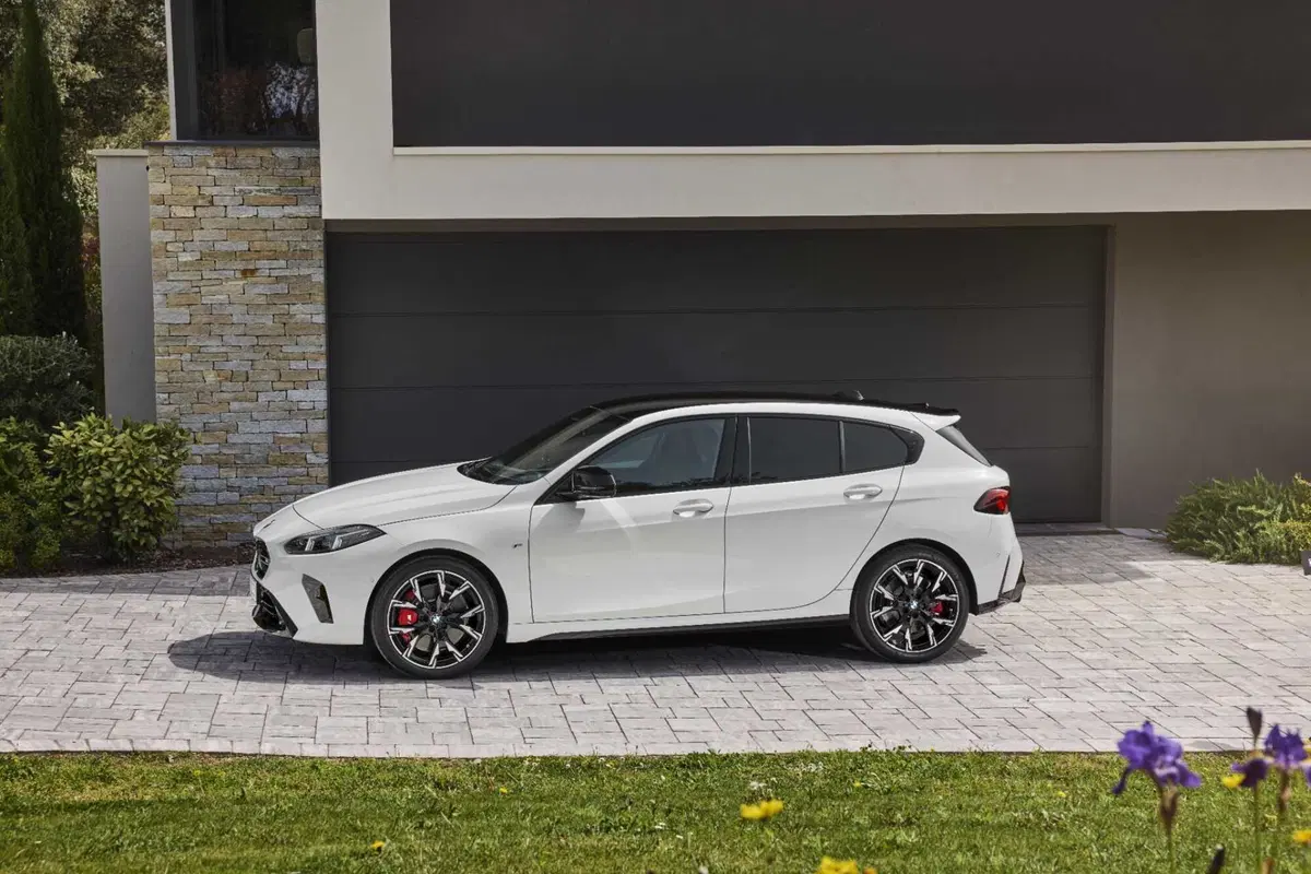 BMW Serie 1: cambio terza-quarta generazione, somiglia alla X2 (6)