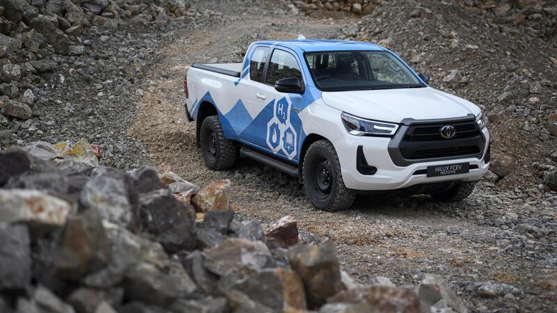 Toyota va dritta con l&#039;idrogeno: la Hilux con le fuel cell &egrave; pronta