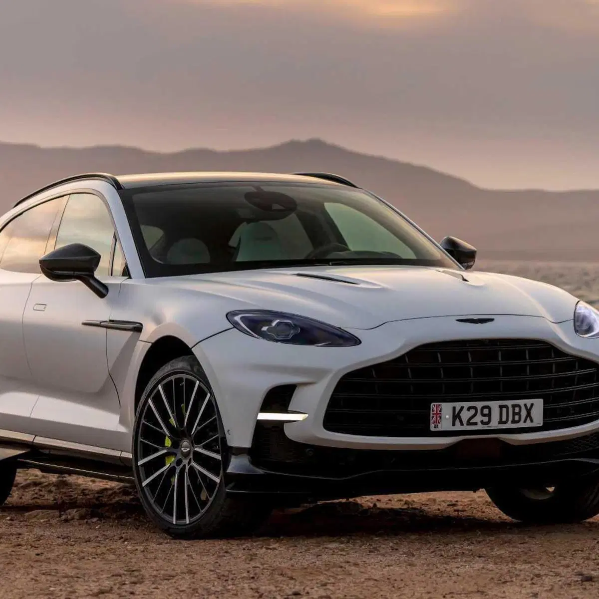 Aston Martin DBX707