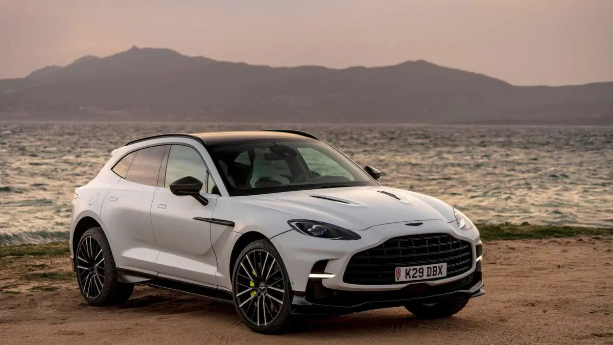 Aston Martin DBX707 (2022-->>) (2)
