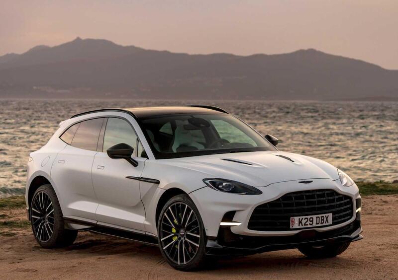 Aston Martin DBX707 (2022-->>) (2)