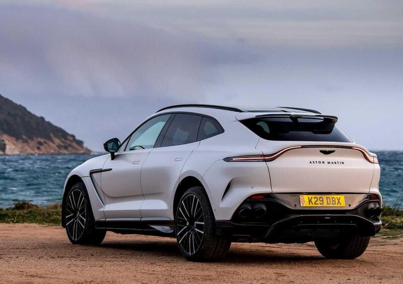 Aston Martin DBX707 (3)