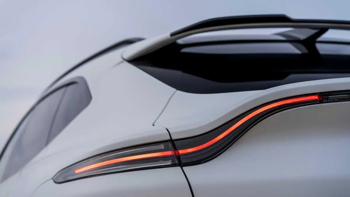 Aston Martin DBX707 (2022-->>) (12)