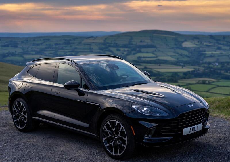 Aston Martin DBX (2020-->>) (4)