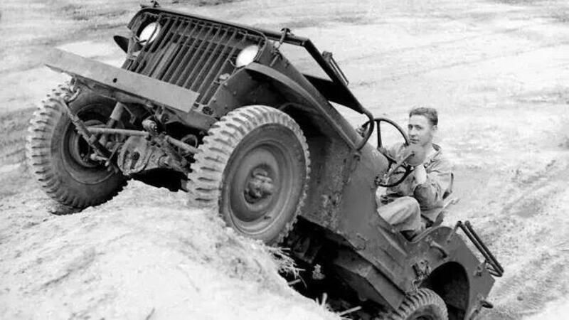 Jeep Willys, 80 anni dopo lo sbarco in Normandia: come si guida l&#039;auto pi&ugrave; &quot;semplice&quot; del mondo