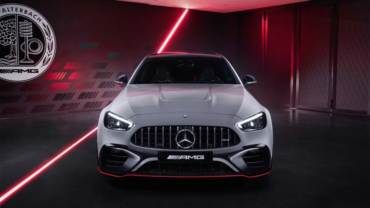 Mercedes-Benz Classe C AMG 63 S e performance Premium Plus AMG F1 Edition auto (5)