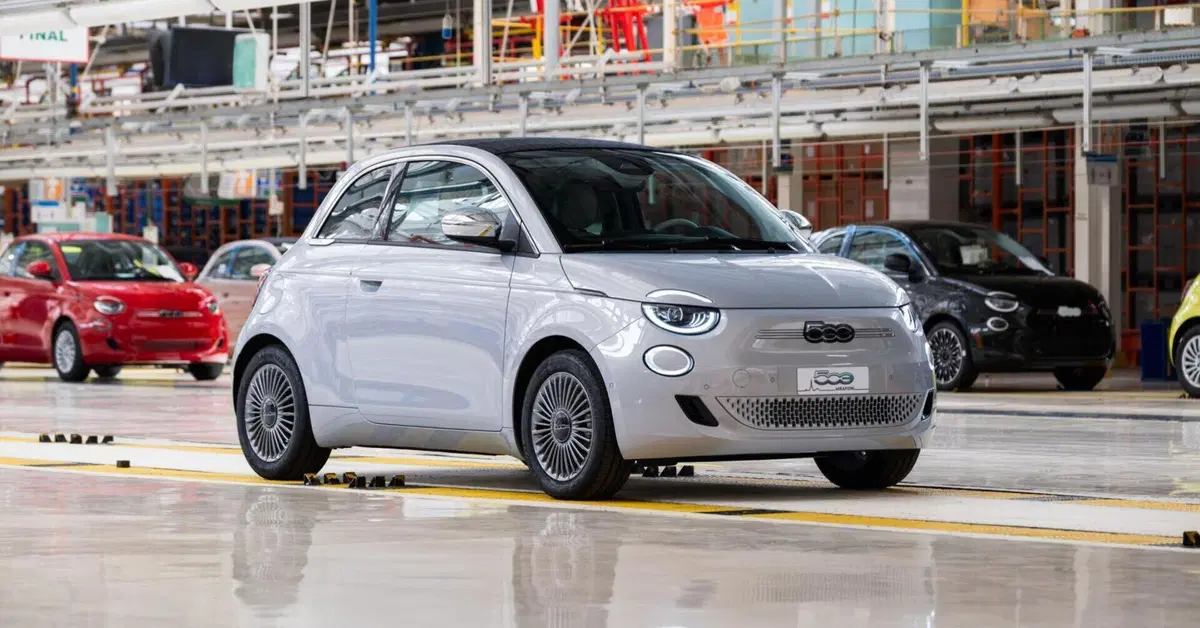 Fiat 500e Mirafiori, aspettando l'ibrida arriva una versione speciale