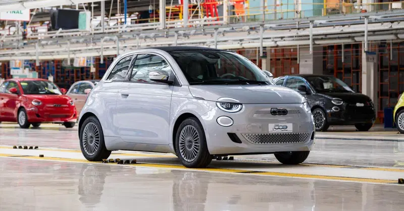 Fiat 500e Mirafiori, aspettando l'ibrida arriva una versione speciale