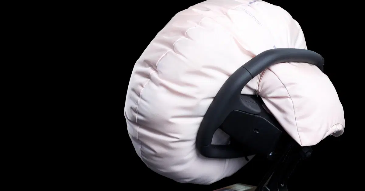 Nuovi airbag ZF Lifetec: non escono pi&ugrave; "davanti" ma da sopra