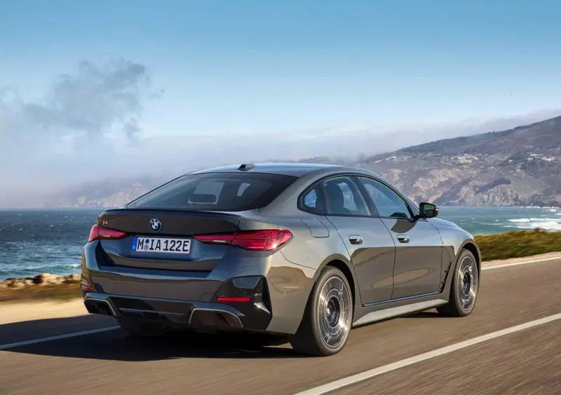 BMW i4 (7)